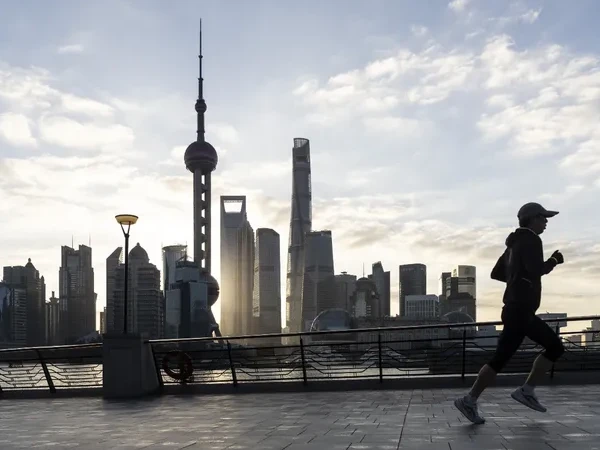 طفرة التمويل في الصين إعادة التمويل والسندات تدفعان أسواق رأس المال إلى انتعاش قوي في 2025