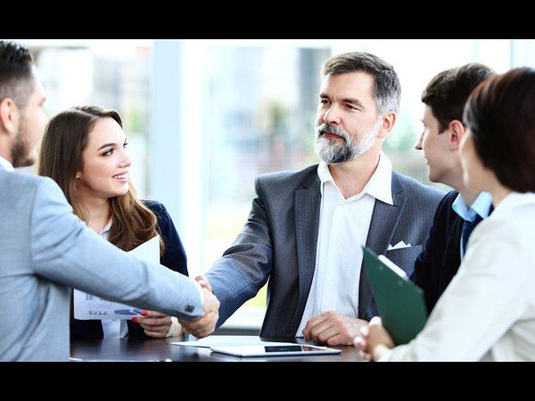 شركة تسويق عقاري تطلب موظفين وموظفات مبيعات