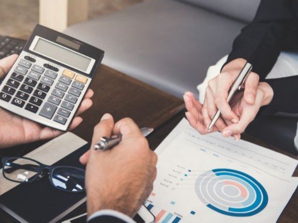 الموازنة والإدارة المالية