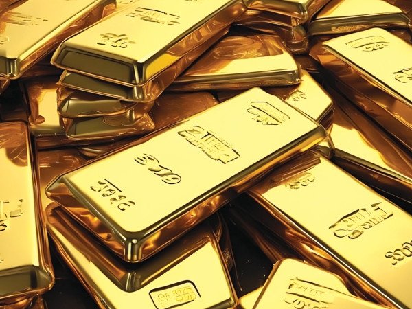 الذهب يستقر قرب مستويات مرتفعة مع تراجع عوائد سندات الخزانة الأمريكية