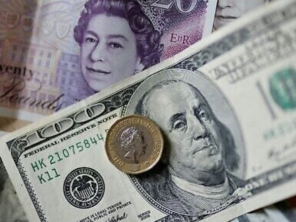 الجنيه الإسترليني يواصل تراجعه مقابل الدولار الأمريكي واليورو