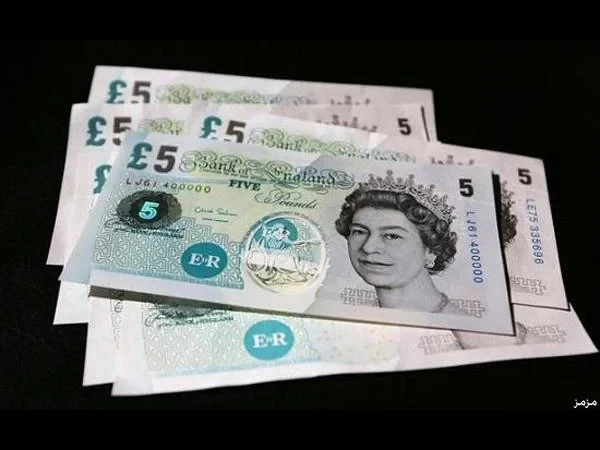 بريطانيا تستبدل العملة الورقية بأخرى بلاستيكية